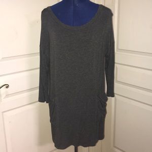 Gray Scoop Neck Blouse w/Tan Buttons Down Back M